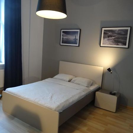 One More Night Apartment, Poznan Old Town Екстер'єр фото