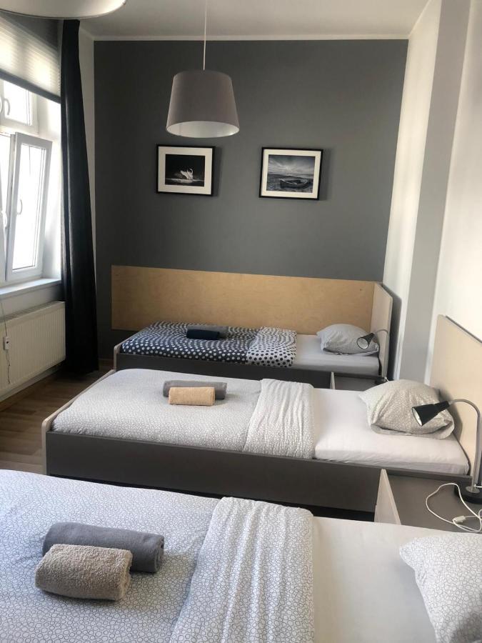 One More Night Apartment, Poznan Old Town Екстер'єр фото