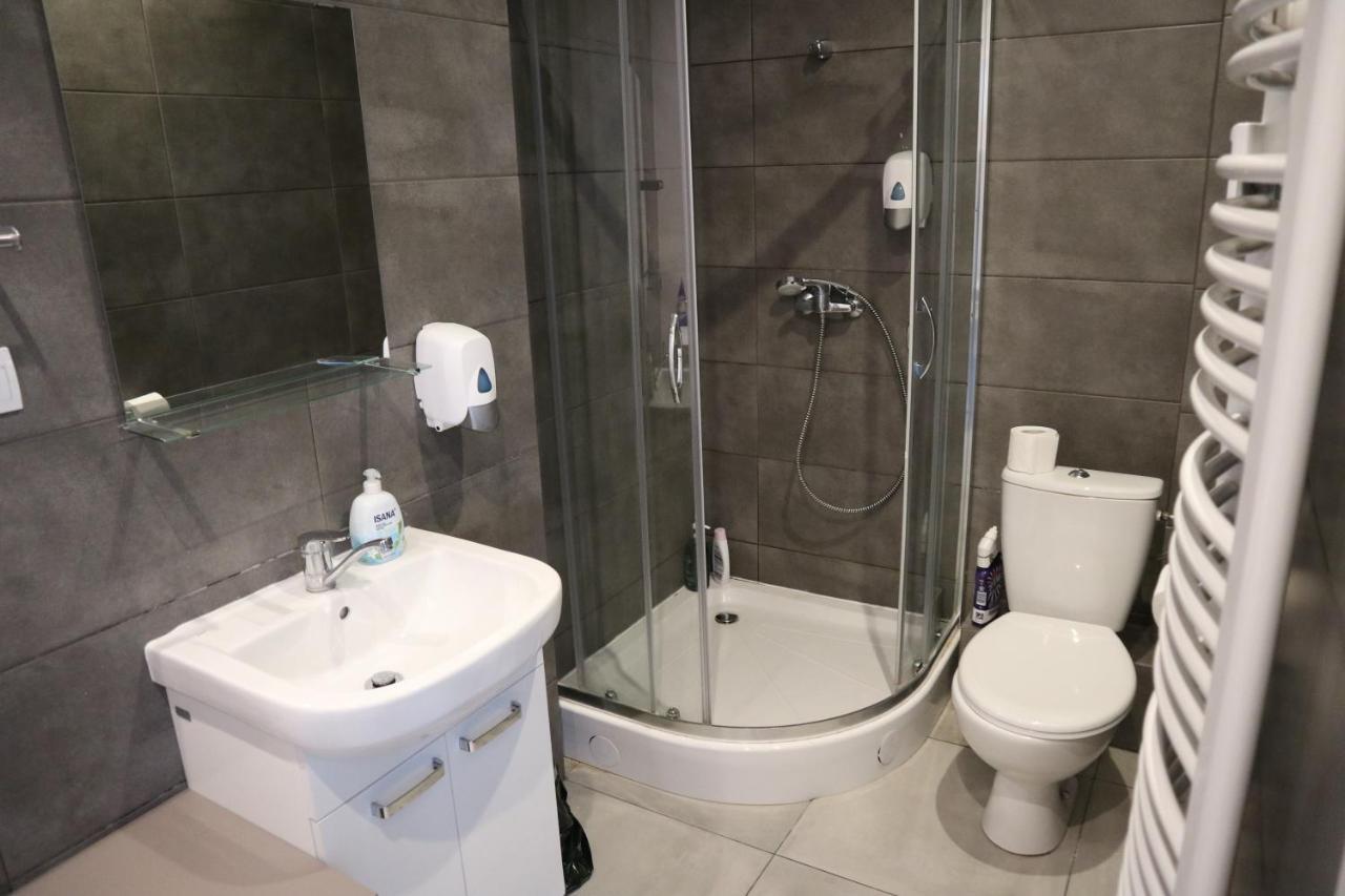 One More Night Apartment, Poznan Old Town Екстер'єр фото